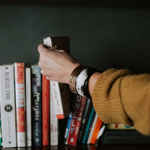 The Best Books For Positive Mindset (10) To Add To Your Reading List