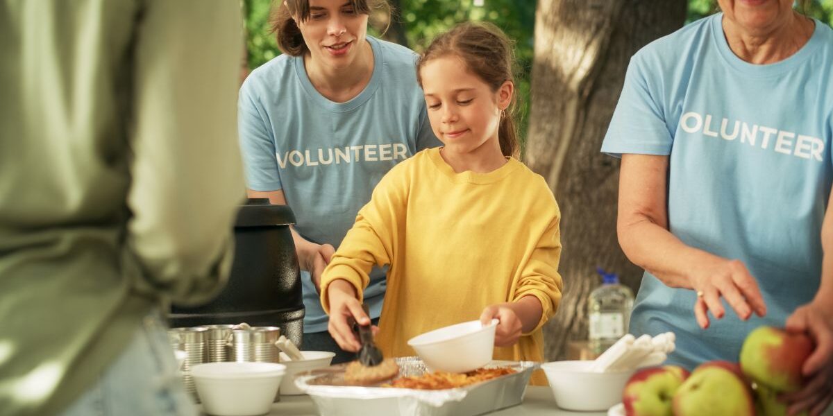 5 Ways To Encourage Your Kids To Volunteer