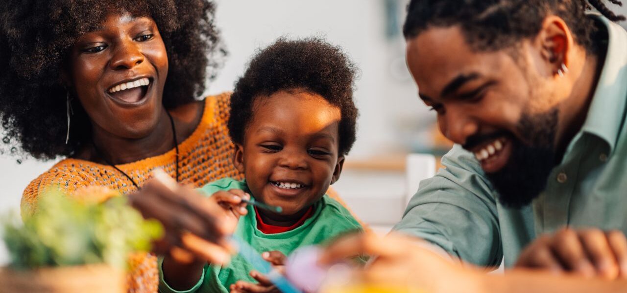 How To Turn Crafting Into Family Fun Time (6 Ideas)