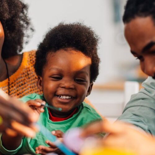 How To Turn Crafting Into Family Fun Time (6 Ideas)